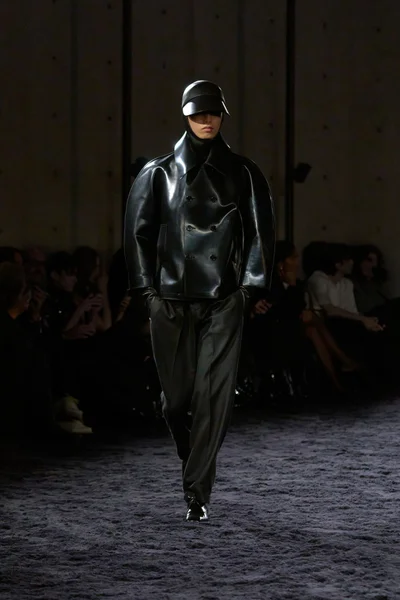 Look 11